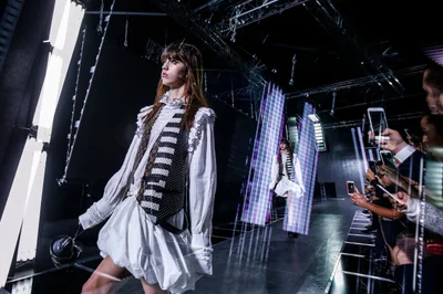 Look 12
